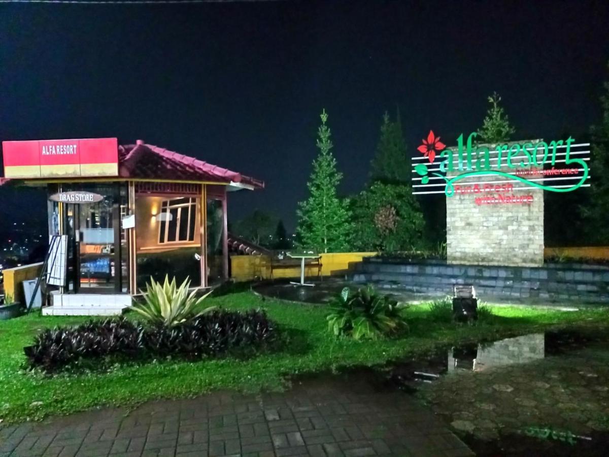 Alfa Resort Hotel And Conference Puncak Zewnętrze zdjęcie