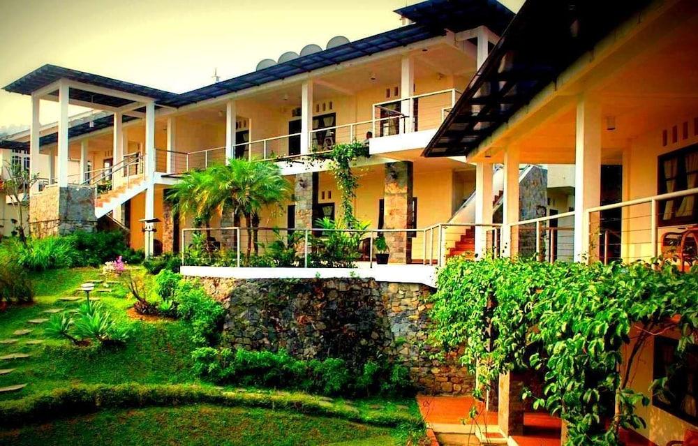 Alfa Resort Hotel And Conference Puncak Zewnętrze zdjęcie