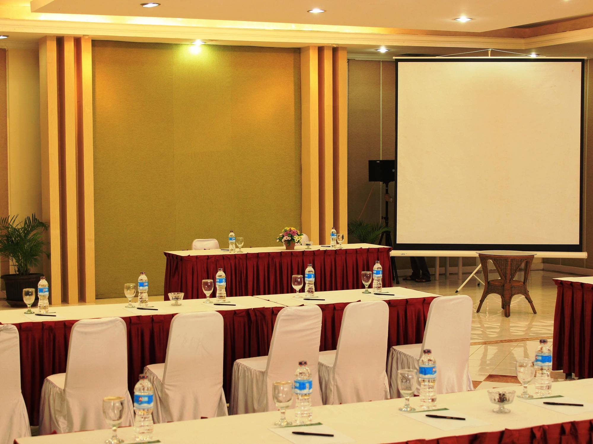 Alfa Resort Hotel And Conference Puncak Zewnętrze zdjęcie